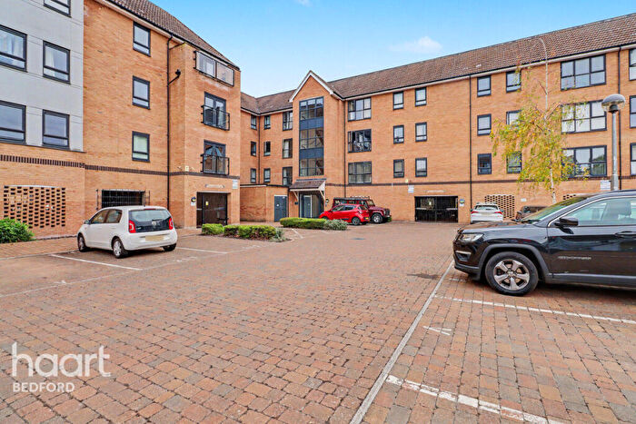 2 Bedroom Flat To Rent In Marbled White Court, St Neots, PE19