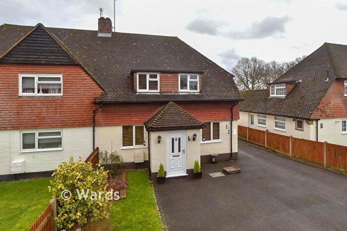 3 Bedroom Semi Detached House For Sale In Captains Close, Sutton Valence, Maidstone, Kent, ME17