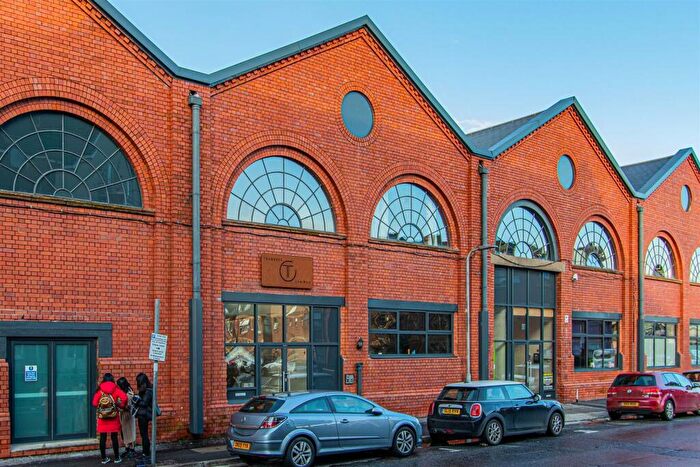 1 Bedroom Apartment For Sale In Pendyris Street, Cardiff, CF11