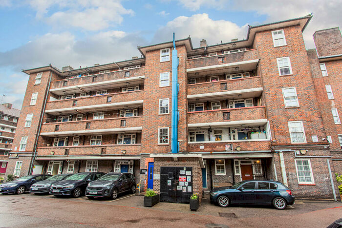 3 Bedroom Flat To Rent In Bracken House, Bow, E3