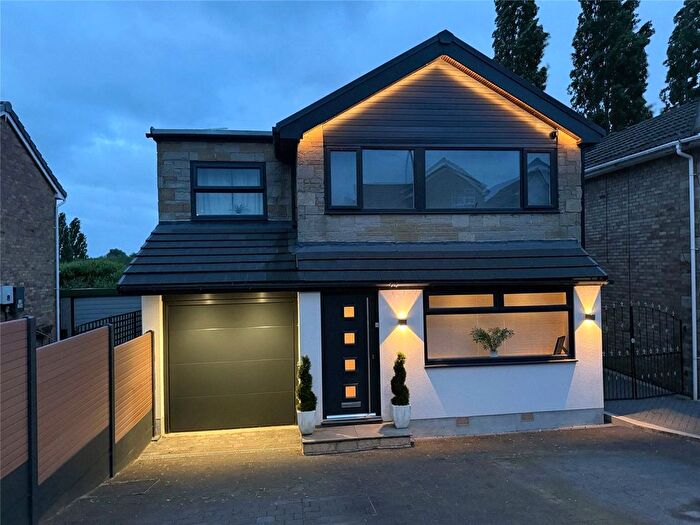 4 Bedroom Detached House For Sale In Kirklees Close, Farsley, Pudsey, West Yorkshire, LS28