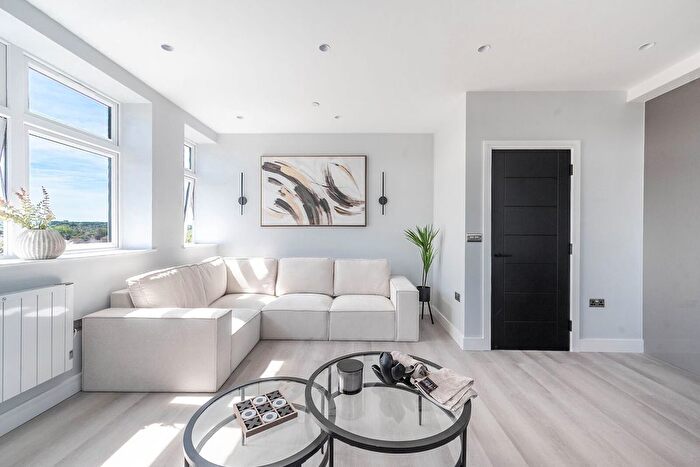 3 Bedroom Flat For Sale In Haredon House, North Cheam, Sutton, SM3