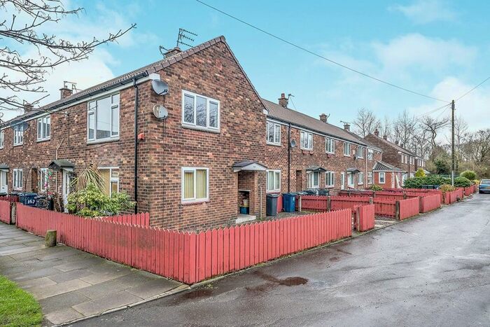 2 Bedroom Flat To Rent In High Street, Skelmersdale, Lancashire, WN8