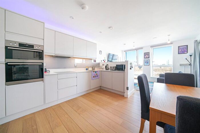 1 Bedroom Apartment For Sale In Edgware Road, London, NW9