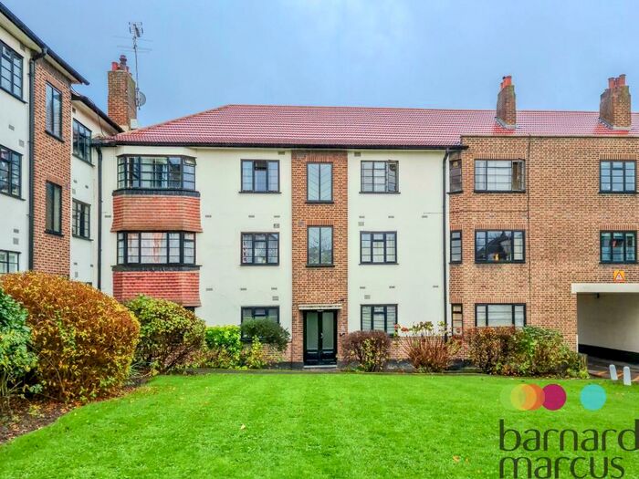 1 Bedroom Apartment To Rent In Friern Park, North Finchley, N12