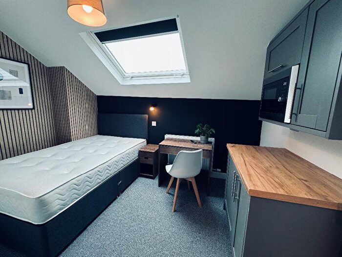 6 Bedroom Terraced House To Rent In House Share - Studio Rooms - Cheyney Road, Chester, CH1
