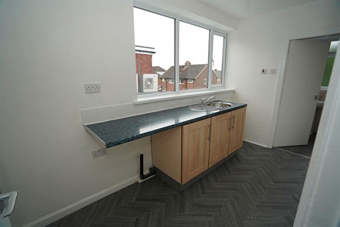 2 Bedroom Flat To Rent In St James Street, Farnworth, Bolton, BL4
