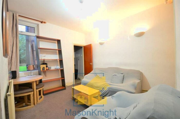 3 Bedroom Terraced House To Rent In / Academic Year Delightful Bedroom Student House On Hubert Road, Selly Oak, Free Ultrafast M Broadband, B29