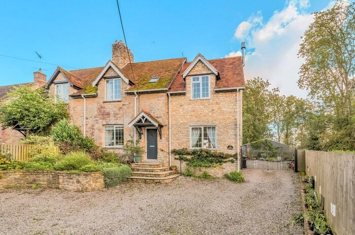 4 Bedroom Semi-Detached House For Sale In Church Hill, Buckhorn Weston, Somerset, SP8