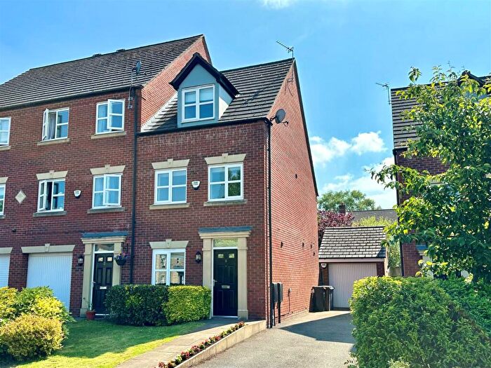 3 Bedroom Town House To Rent In Southwood Close, Marple, Stockport, SK6