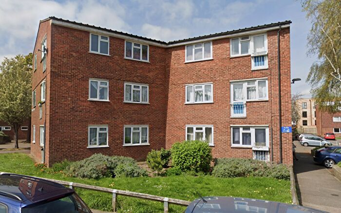 2 Bedroom Flat To Rent In Tintagel Manor, Skinner Street, Gillingham., ME7