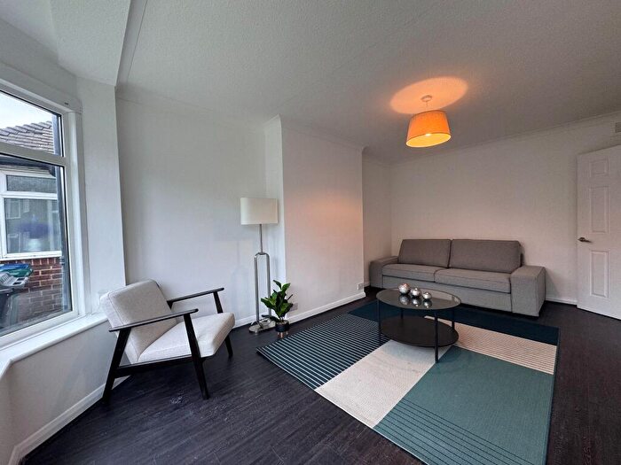 2 Bedroom Ground Maisonette To Rent In Sterling Avenue, Edgware, HA8