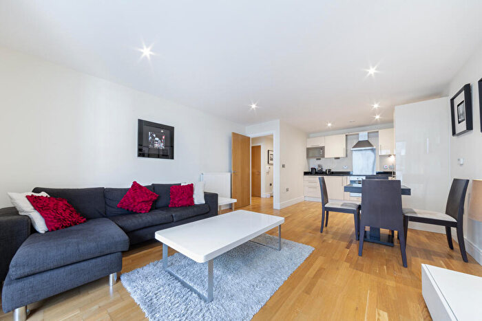1 Bedroom Apartment To Rent In Millharbour, London, E14