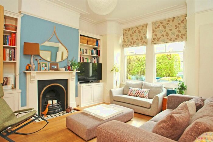 3 Bedroom Terraced House To Rent In Ivydale Road, Nunhead, London, SE15
