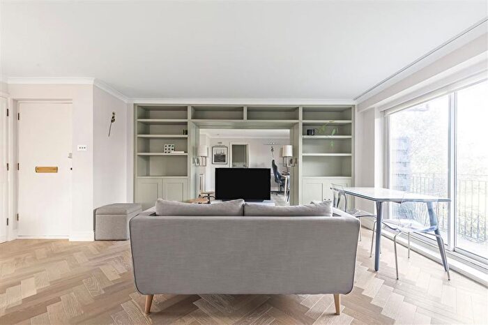 2 Bedroom Flat To Rent In Thorney Crescent, Battersea Park, SW11