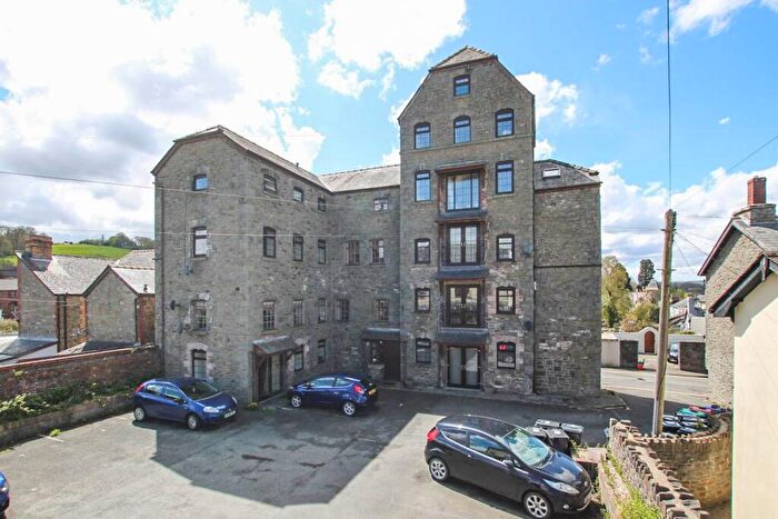 2 Bedroom Apartment For Sale In Brecon Road, Builth Wells, LD2