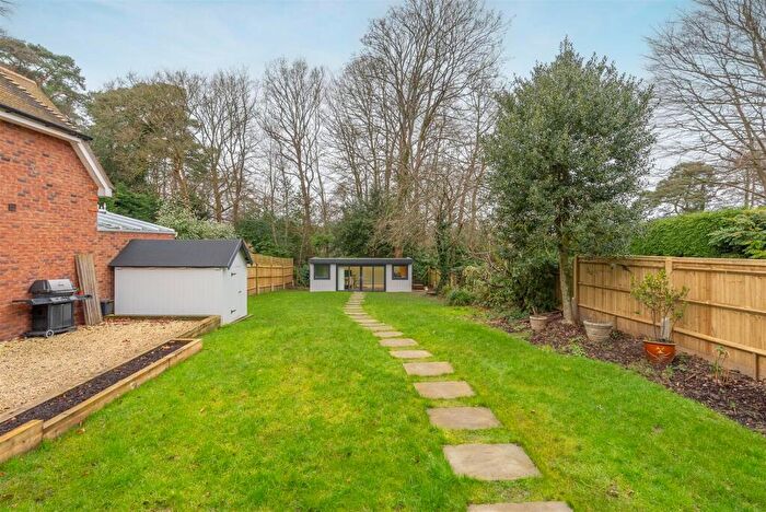 3 Bedroom Detached House For Sale In Fox Covert Close, Sunninghill, SL5