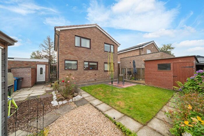 3 Bedroom House For Sale In Boghead Road, Lenzie, G66