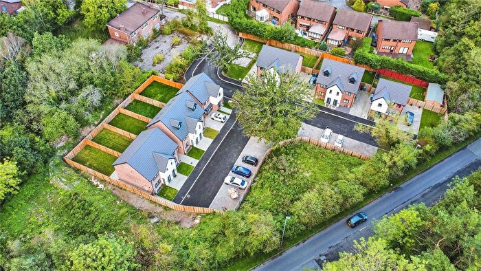 3 Bedroom Semi-Detached House For Sale In Siren Close, Birchwood, Warrington, Cheshire, WA3