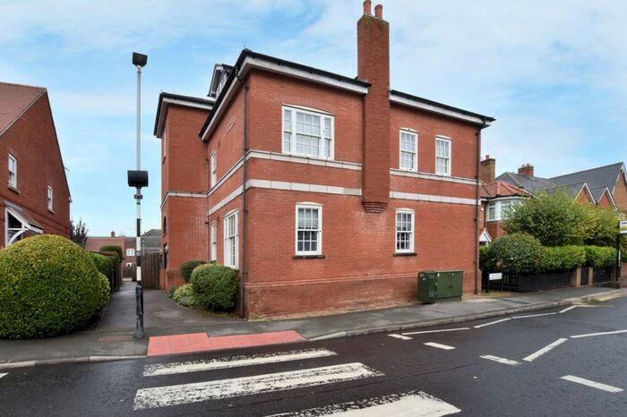2 Bedroom Flat To Rent In The Limes, Bridge Road, Hunton Bridge, Kings Langley, WD4