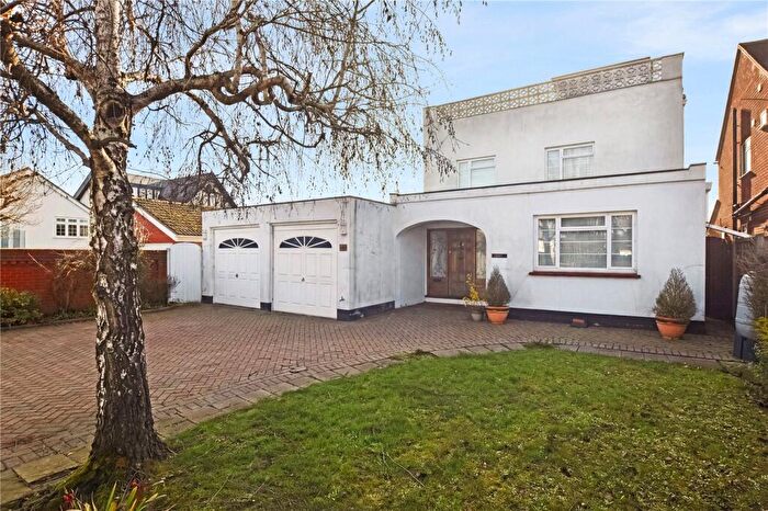 4 Bedroom Detached House For Sale In Hill Crescent, Bexley, DA5