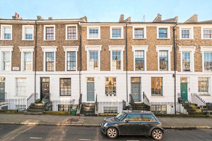 2 Bedroom Flat For Sale In Offord Road, London, N1