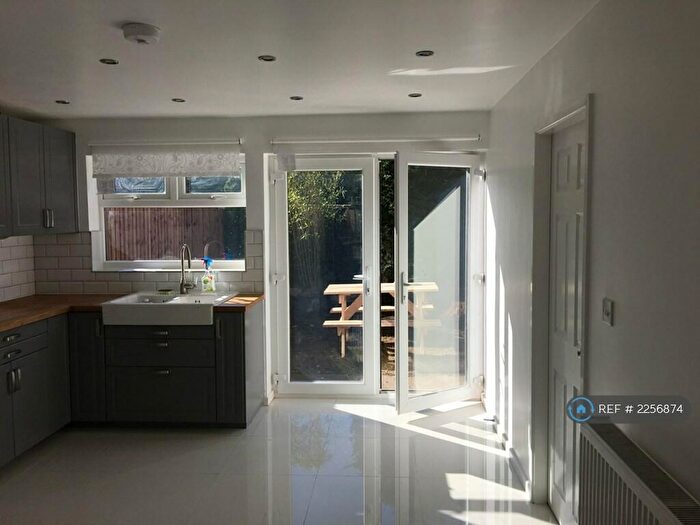 3 Bedroom End Of Terrace House To Rent In Pershore Road, Birmingham, B5