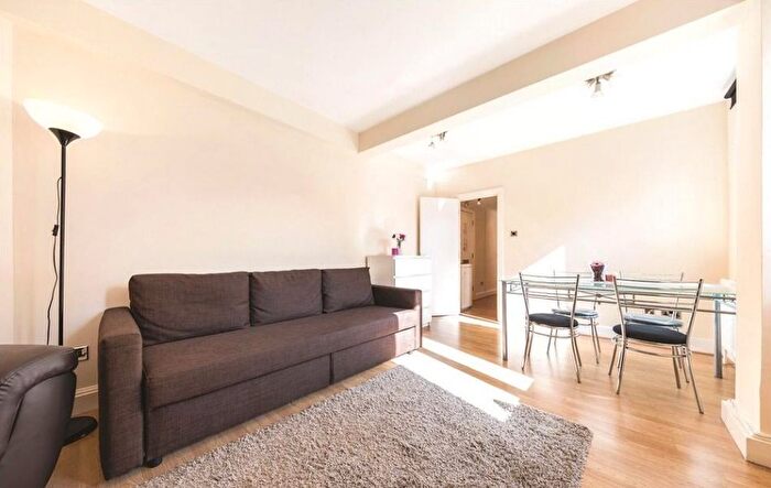2 Bedroom Flat To Rent In Chelsea Cloisters, Sloane Avenue, SW3