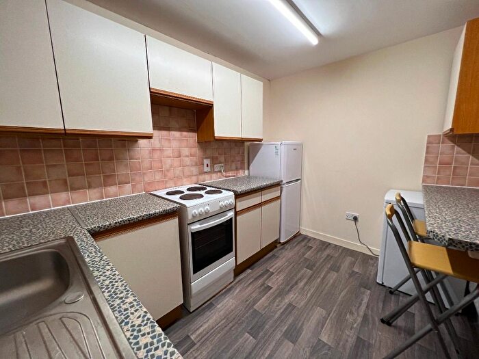 3 Bedroom Flat To Rent In Cleghorn Street, West End, Dundee, DD2