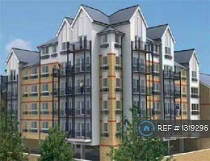 2 Bedroom Flat To Rent In Fairfield Square, Gravesend, DA11