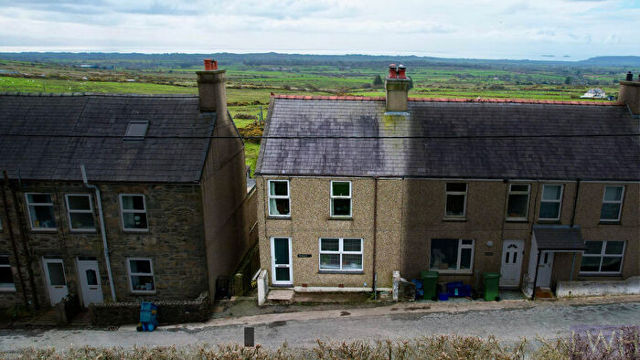 3 Bedroom End Of Terrace House For Sale In Llechwedd, Llithfaen, LL53