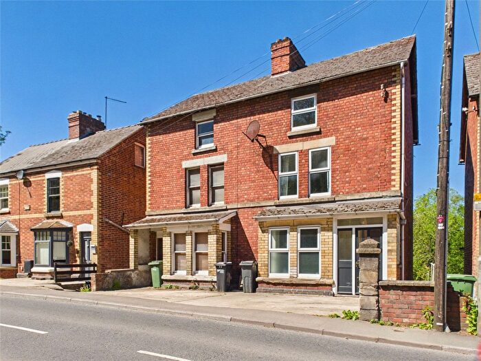 3 Bedroom Semi Detached House For Sale In Bath Road, Stroud, Gloucestershire, GL5
