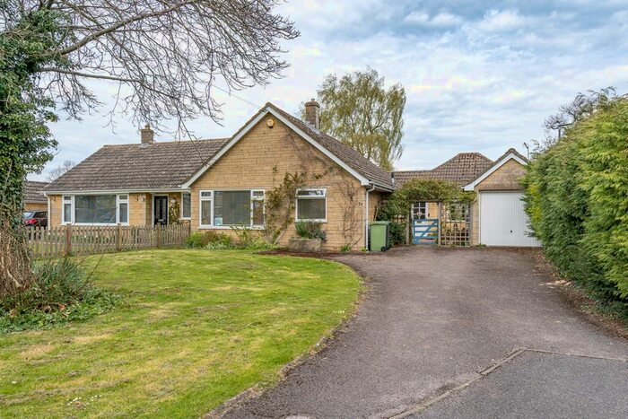 2 Bedroom Semi-Detached Bungalow To Rent In Close Gardens, Tetbury, GL8