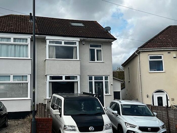 4 Bedroom Semi Detached House To Rent In Southfield Avenue, Kingswood, BS15