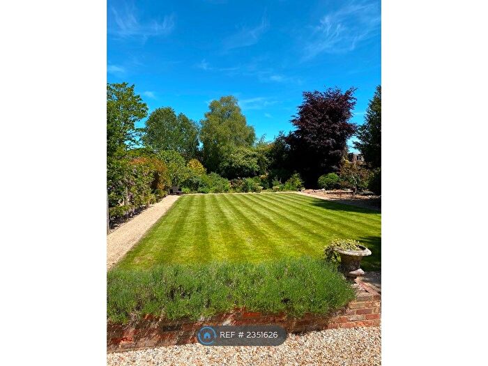 1 Bedroom Flat To Rent In West Street, Wilton, Salisbury, SP2