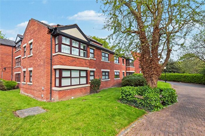 2 Bedroom Flat For Sale In Flat, Aire View Gardens, Vesper Road, Leeds, West Yorkshire, LS5