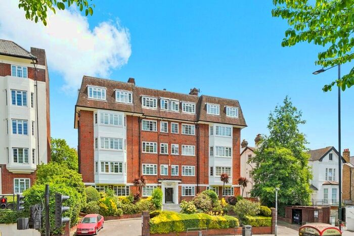 2 Bedroom Flat To Rent In Shoot Up Hill, Kilburn, NW2
