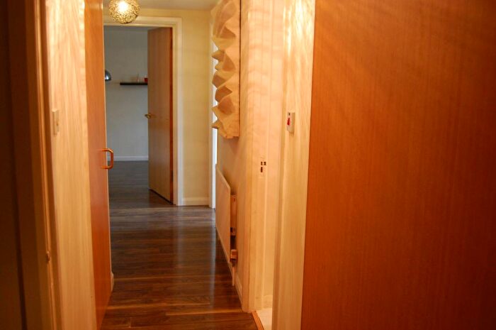 1 Bedroom Flat To Rent In Windsor Crescent, Clydebank, G81