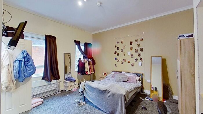 6 Bedroom Semi-Detached House To Rent In Newstead Grove, Nottingham, NG1