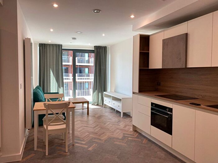 1 Bedroom Flat For Sale In Skyline Apartments, Makers Yard, London, E3