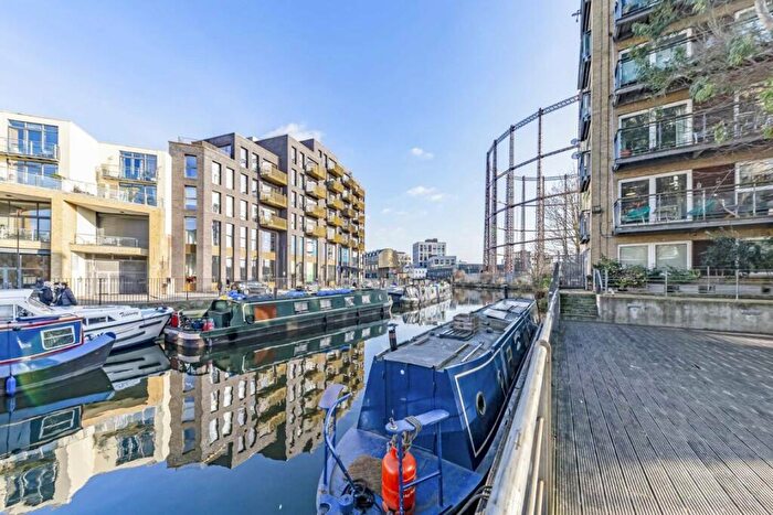 2 Bedroom Flat To Rent In Darwen Place, Broadway Market, E2