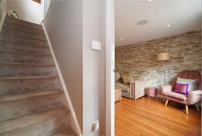 2 Bedroom End Of Terrace House For Sale In Belmont Street, Clydebank, G81