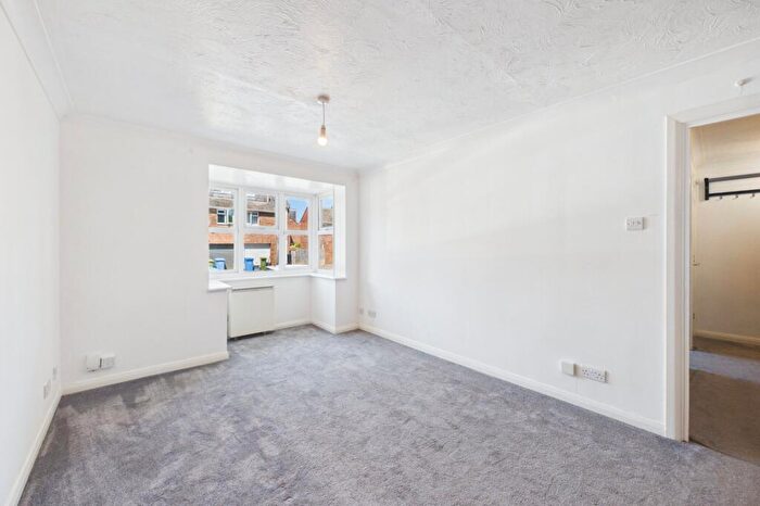 1 Bedroom Garage / Parking To Rent In Newport Road, Aldershot, Hampshire, GU12