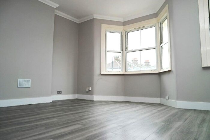 2 Bedroom Flat To Rent In Abbey Wood Road, Abbey Wood, London, SE2