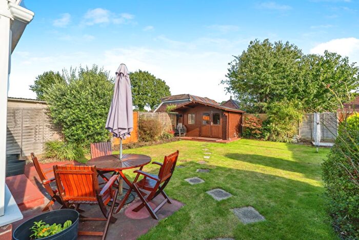 2 Bedroom Detached House For Sale In Ashdene Road, Ashurst, Southampton, Hampshire, SO40