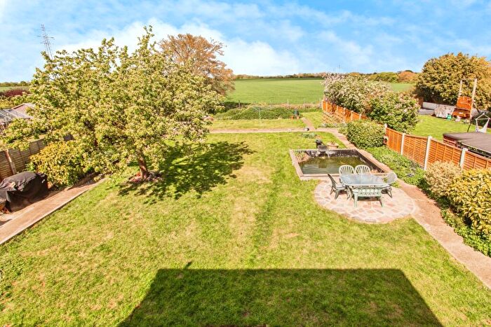 4 Bedroom Detached House For Sale In Lingfield Drive, Rochford, Essex, SS4