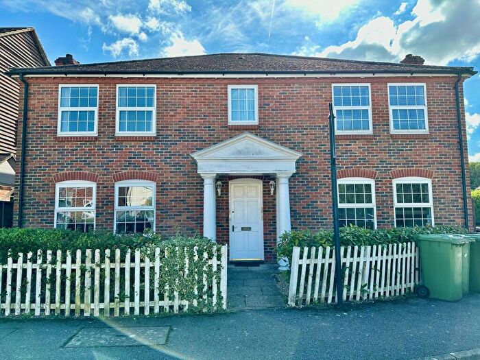 2 Bedroom Flat To Rent In Meadow Lane, Hamble, SO31