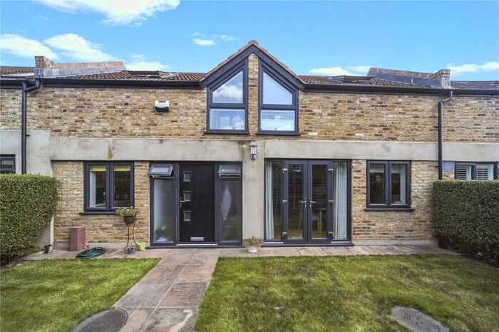 2 Bedroom Mews House To Rent In Fovant Mews, Noyna Road, Wandsworth, London, SW17