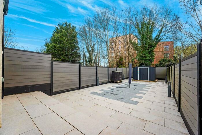 3 Bedroom Terraced House For Sale In Estcourt Road, London, SE25