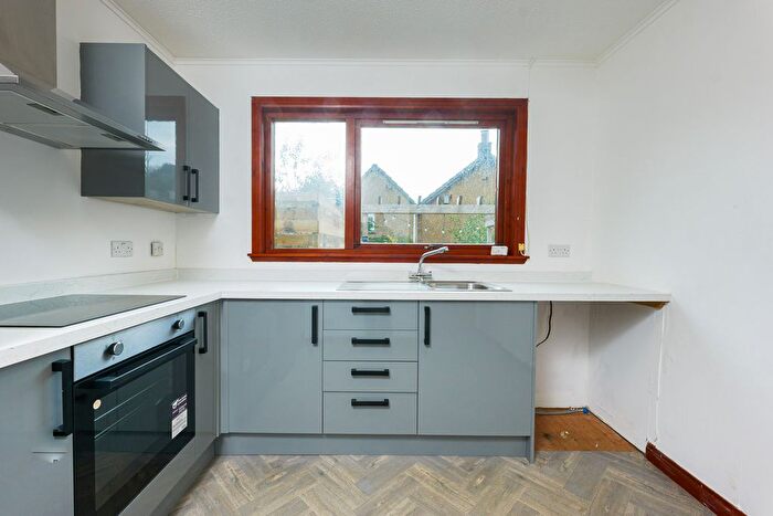 2 Bedroom Detached Bungalow For Sale In New Trows Road, Lanark, ML11